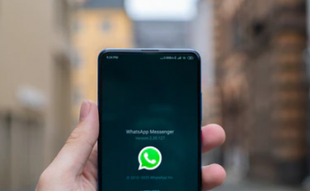 how to close a whatsapp group