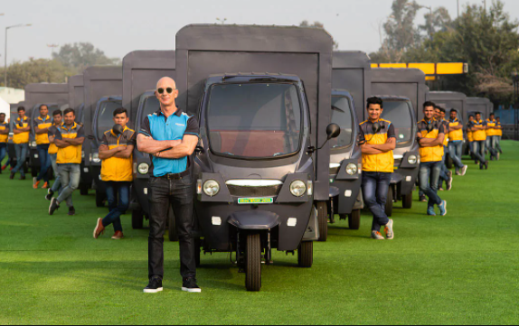 Amazon-begins-using-three-wheeled-EVs-for-deliveries-in-seven-Indian-cities-1
