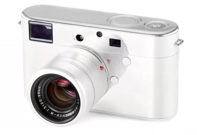 A-Jony-Ive-designed-Leica-camera-prototype-is-going-up-for-auction